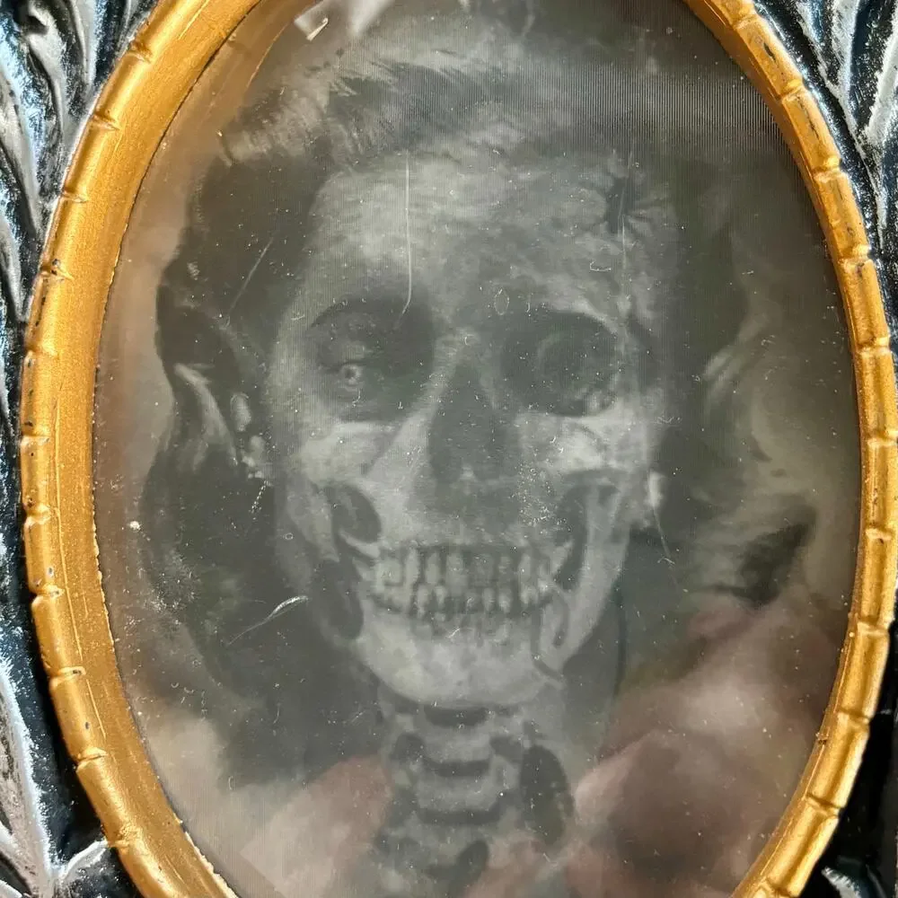 Vintage Lenticular Haunted Portrait Frame Gothic Flip Image Tabletop Decor